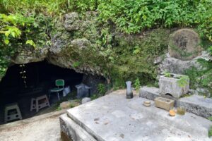 Channan's Cave, Kami‑nu‑ya Cave (カーミヌヤードウクツ)